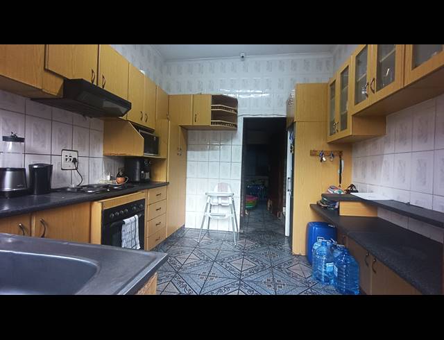 4 BEDROOM HOUSE FOR SALE IN KHARWASTAN